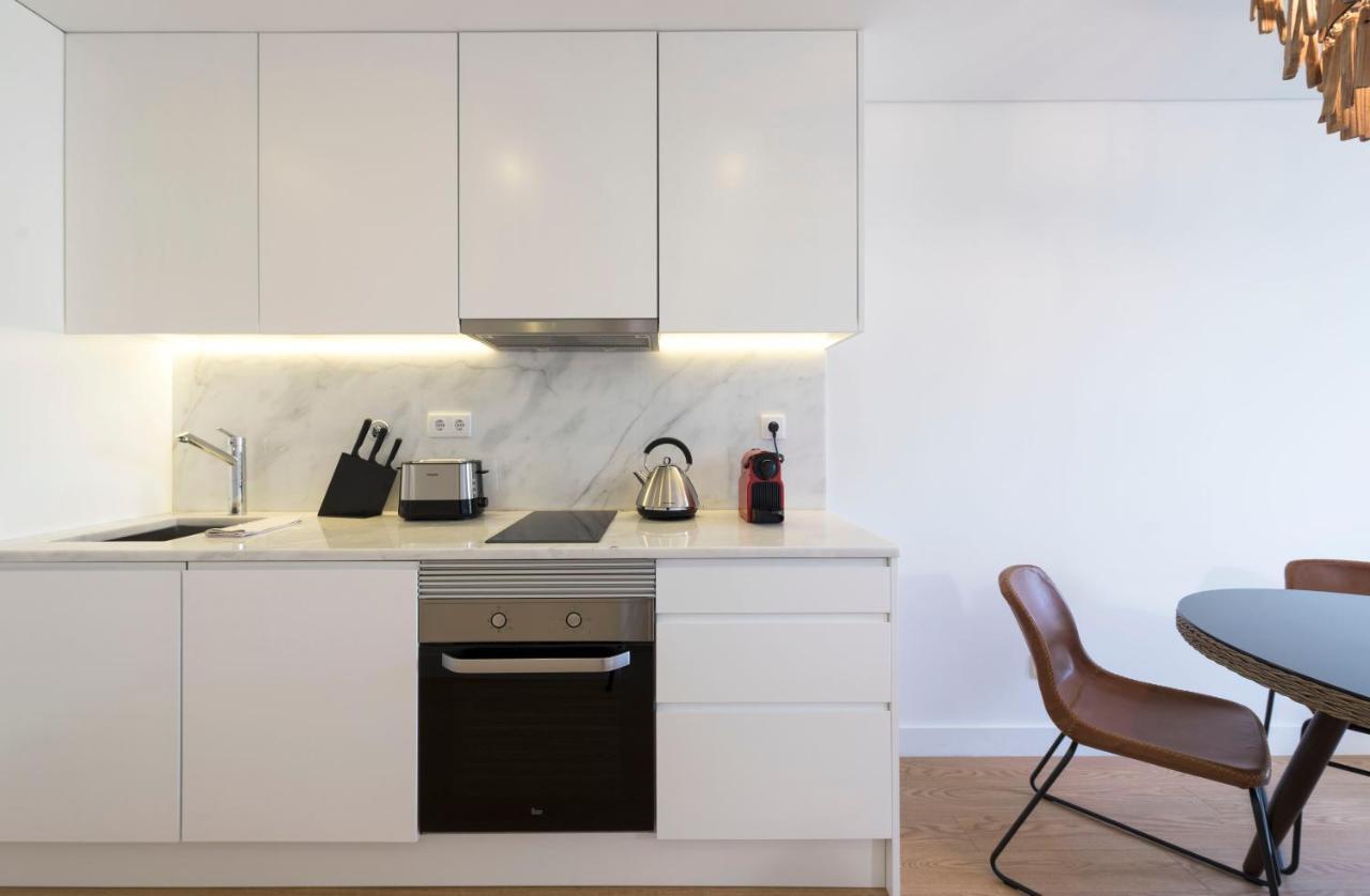 Lovelystay - Central Flat W/ Ac & Balcony Porto Eksteriør billede