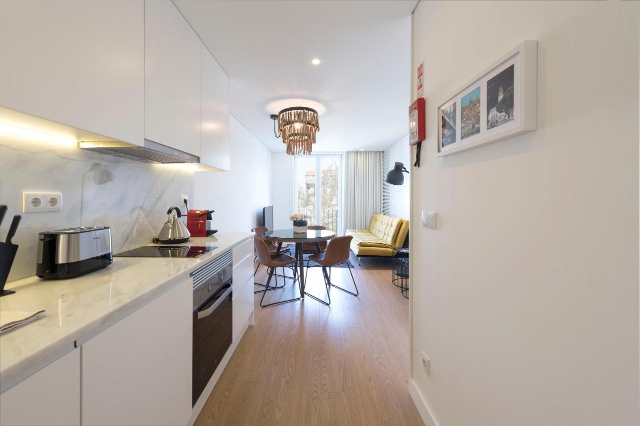 Lovelystay - Central Flat W/ Ac & Balcony Porto Eksteriør billede